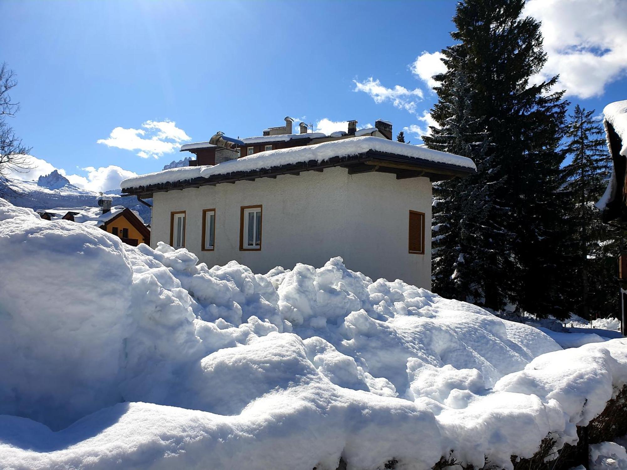 Luminoso Ed Accogliente, Centralissimo Appartamento Indipendente Cortina dʼAmpezzo Kültér fotó
