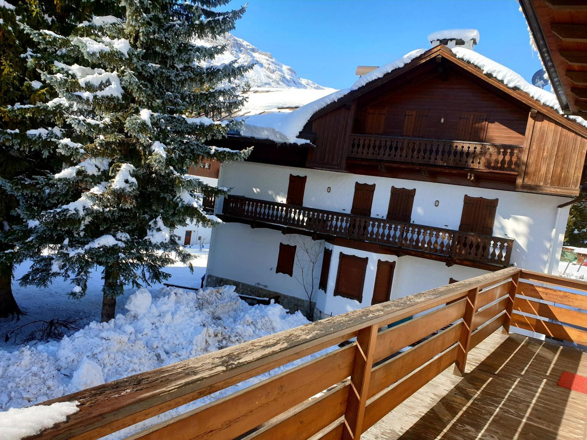 Luminoso Ed Accogliente, Centralissimo Appartamento Indipendente Cortina dʼAmpezzo Kültér fotó